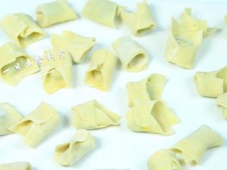 7、宝宝鱼肉小馄饨,全部裹完啦！