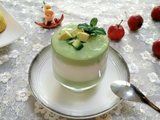 13、双层牛油果酸奶昔,下午茶喝起????????????