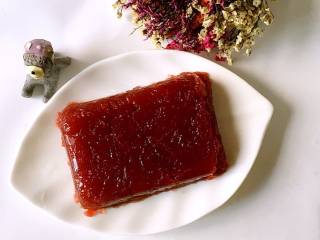 7、山楂糕,充分凝固后，倒扣脱模。