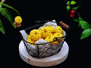 15、香酥仿真南瓜小饼干,香味扑鼻而来的南瓜饼出炉啦！香酥香酥哒～下午茶必备甜品。