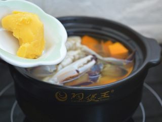 13、奶油南瓜螃蟹汤,加入奶油