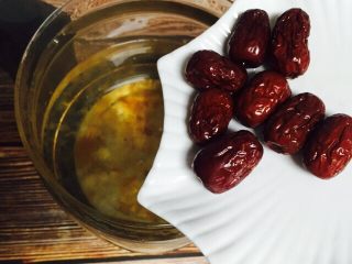 11、红枣桃胶桂圆汤～养生壶版,再倒入红枣