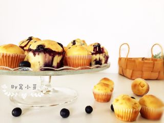 12、爆浆蓝莓玛芬—健康无添加,让酸酸甜甜的蓝,好啦,和宝宝一起享受下午茶时光吧,如果宝宝3岁啦,建议和宝贝一起制作哦