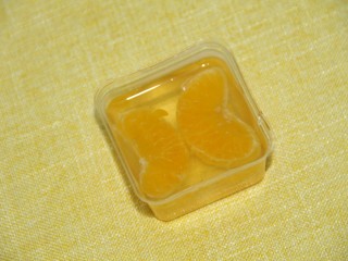 15、橘子果冻,倒入模具