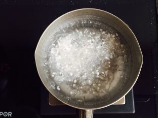 10、芒果西米露,大火煮开