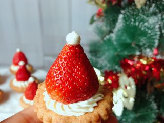 8、可爱圣诞帽子塔,一口一个草莓????，好过瘾