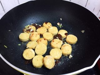 10、梅香素鸡,翻炒均匀