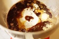 4、桂圆土司,除黄油和桂圆以外的材料搅拌至光滑。