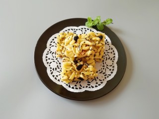 24、果干沙琪玛,看看，是不是和买的一样呢？