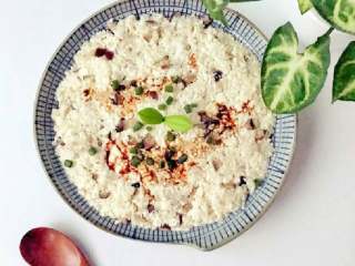 8、宝宝辅食：虾皮粉蒸豆腐饼,满满一口一口舀着吃很满足哦。