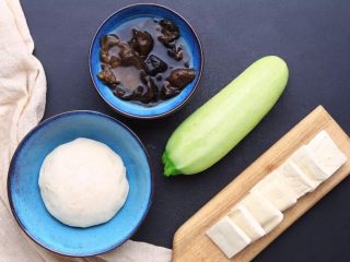 1、天上掉馅饼了，开不开心！？；）,面粉见面三分亲????