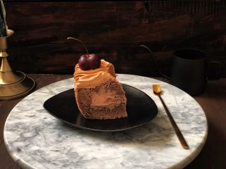 17、可可奶油夹心蛋糕,成品图