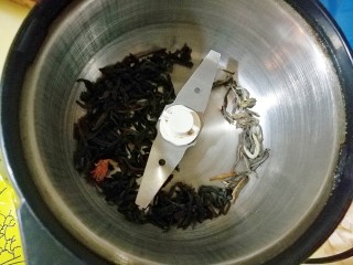 2、茉莉花茶曲奇 清新解郁,磨成茶粉