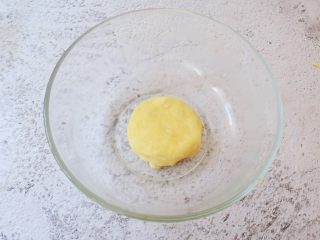 6、红枣派（雪燕五红丸）,再揉成团