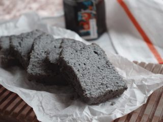 13、黑芝麻磅蛋糕,营养健康又美味