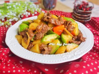 13、三色鲜炒牛腱,成品