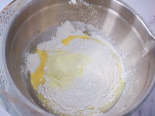 5、原味麻薯包,加入麻薯预拌粉和能立多配方奶粉