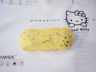 10、原味麻薯包,揉均匀