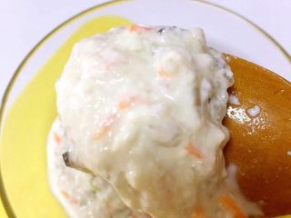 6、鲜虾豆腐饼,所有食材搅拌成泥状