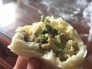 18、青南瓜肉包,是不是很好吃啊，反正我是吃一个是不够的。