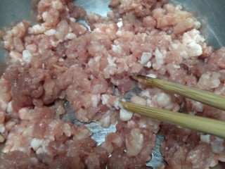 1、冬瓜饺子,肉馅加料酒生抽味馅儿