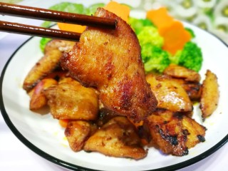 16、蜜汁香煎鸡胸肉,????????????