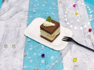 20、芒果芭菲冰淇淋蛋糕,冰淇淋蛋糕很容易化的，一定要冷冻保存。