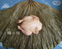5、荷香叫花鸡,用荷叶包裹童子鸡