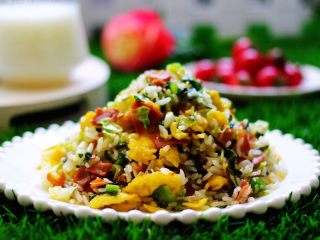 17、培根鸭蛋杂蔬炒饭,成品一