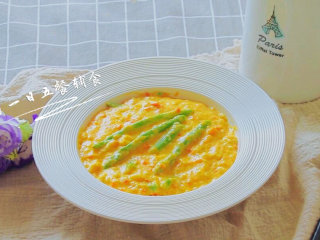 6、南瓜蔬菜浓汤 宝宝辅食，胡萝卜+奶粉+芦笋,奶香浓郁的南瓜浓汤就做好啦。