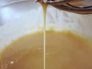 6、杂蔬芝士蛋卷-我要长个（适合两岁以上宝宝,搅拌均匀呈流动的面糊