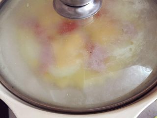 10、杂蔬芝士蛋卷-我要长个（适合两岁以上宝宝,盖上锅盖，焖2-3分钟至芝士差不多融化