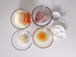 1、鲜肉莲藕丸子,准备好所有食材