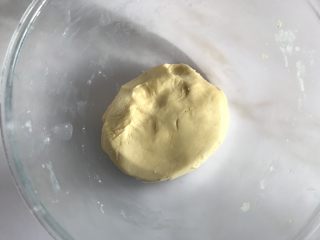 8、蛋黄酥（黄油版）,和成面团