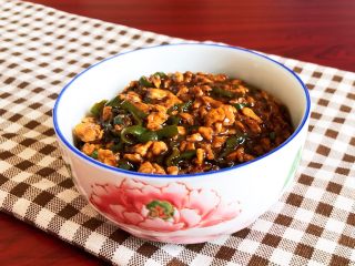 21、酱油版 百搭鸡蛋辣椒酱,酱油版的鸡蛋辣椒酱,鲜辣适宜,蘸青菜,拌凉菜,拌饭拌粥拌面条,夹馒头都可以~