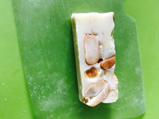 8、花生牛轧糖,包裹糯米纸