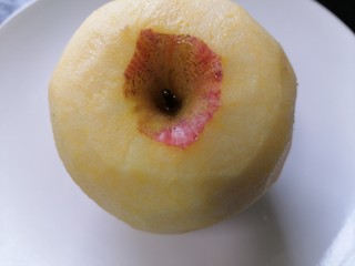 8、苹果布丁,苹果去皮