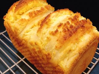 9、北海道款椰蓉吐司,来个侧面，满满的椰蓉????