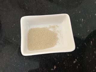 2、中式点心～自创猪仔包之“猪出没”,准备酵母粉