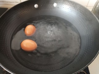 3、儿童餐:创意格子饭团,鸡蛋煮熟