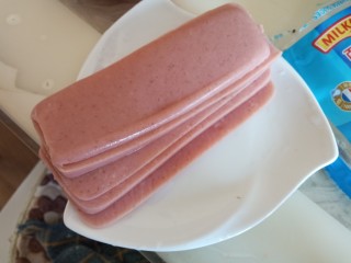 4、儿童餐:创意格子饭团,方火腿切片