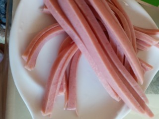 5、儿童餐:创意格子饭团,再切成长条