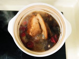 3、妈妈的味道之麻辣手撕肉条,大火煮开转小火慢慢炖 炖至汤汁浓稠即可