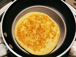 14、鸡蛋玉米饼,反正面都已熟透  