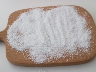 11、草莓鲜奶小方,撒椰蓉