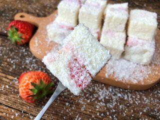 14、草莓鲜奶小方,非常好吃哦