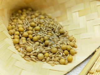 2、助力燕麦豆浆＋营养早餐,近看，省心。