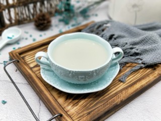 9、助力燕麦豆浆＋营养早餐,美味的豆浆，口感香浓，宝贝一口气喝2碗。