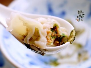12、鲜肉荠菜馄饨,咬一口,清香四溢。