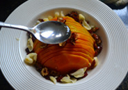 8、红枣百合蒸南瓜,淋在南瓜上即可。